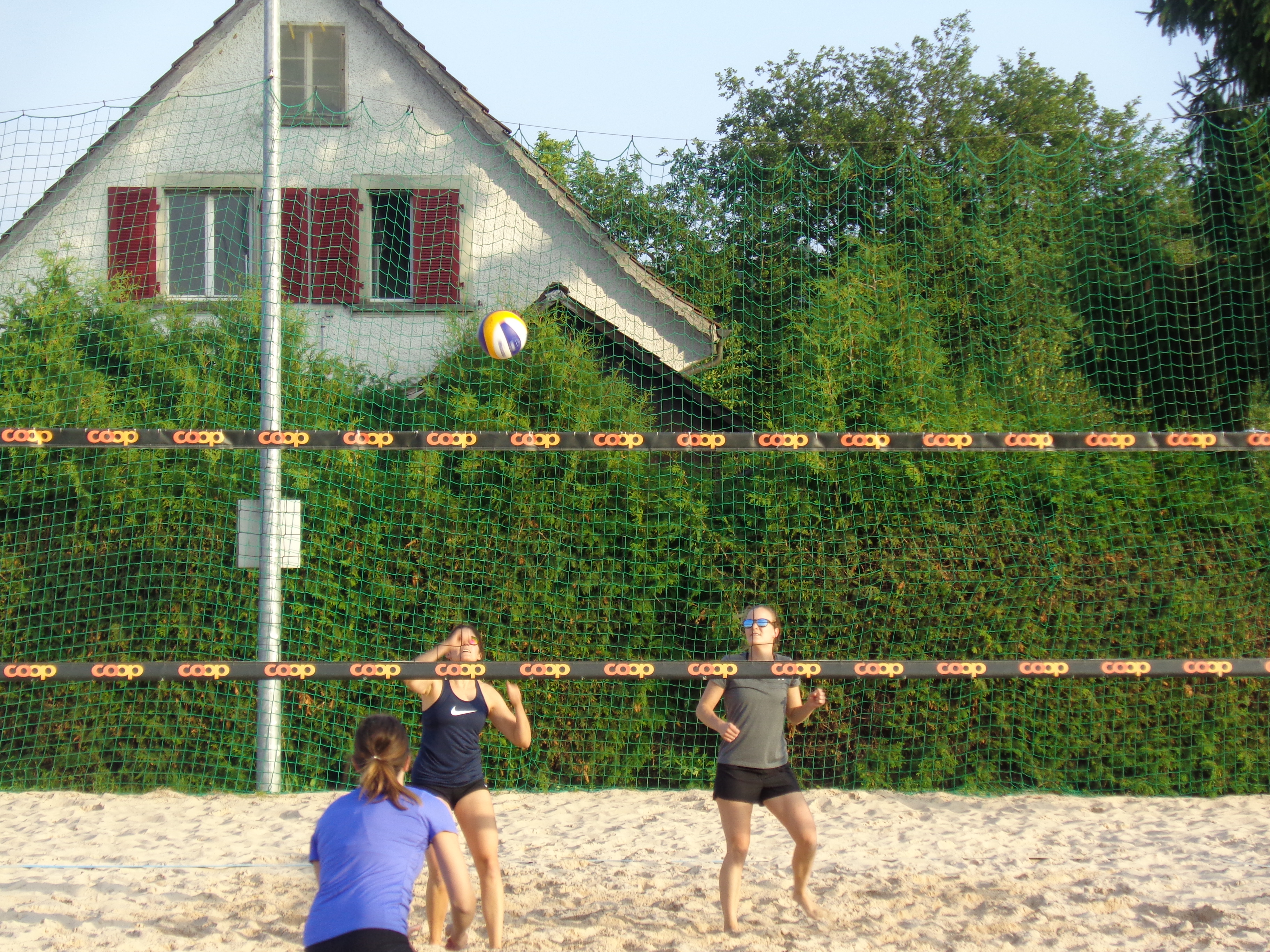 Beach-Volleyball Action